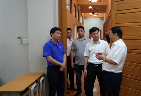 湖南益阳市侨务代表团莅临缅甸新世纪仰光校区考察