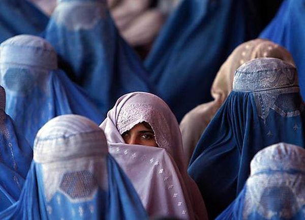 塔利班统治下的阿富汗女孩子不能进入中学接受教育