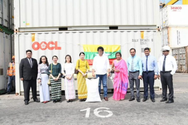 缅甸向斯里兰卡捐赠500吨大米 援助飓风受灾民众