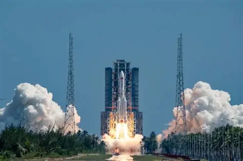 中国于5月27日成功发射一颗新通讯卫星上天