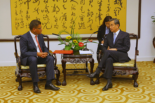 英国新首相支持中国举办二十国集团杭州峰会