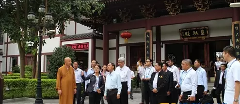 缅甸副总统率代表团参访中国广西南宁观音禅寺