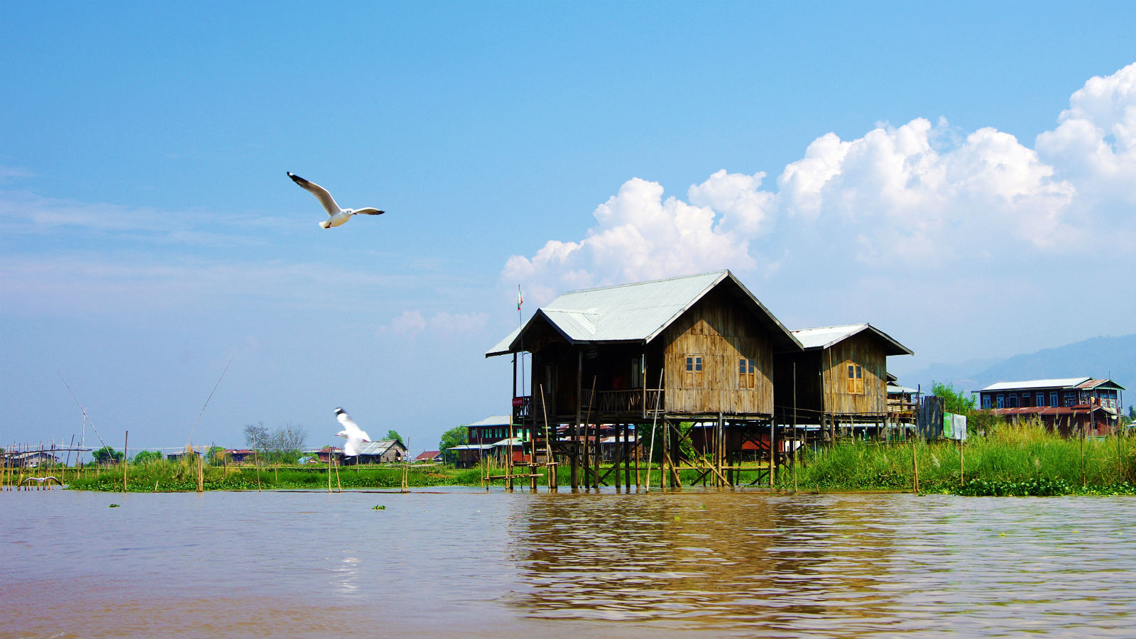 缅甸茵莱湖——水上市场