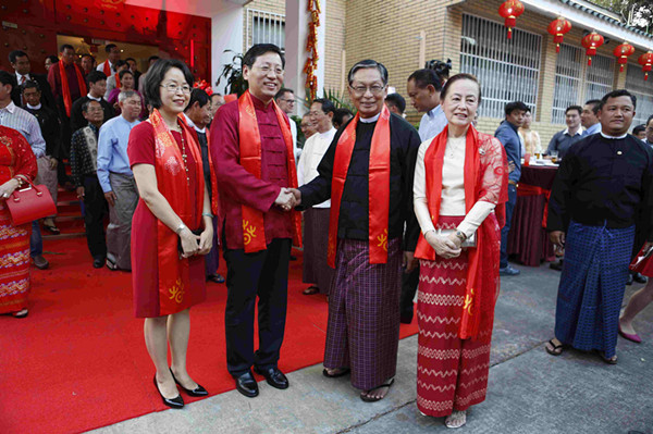 中国驻缅甸使馆隆重举行2017年“开门过大年”迎春招待会