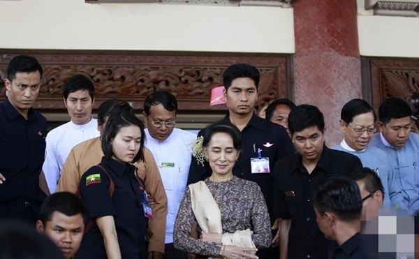 缅甸警方加强对昂山素季等高层领导人的安保工作