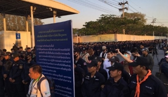 泰国总理下令接管寺庙　军警围捕涉案住持