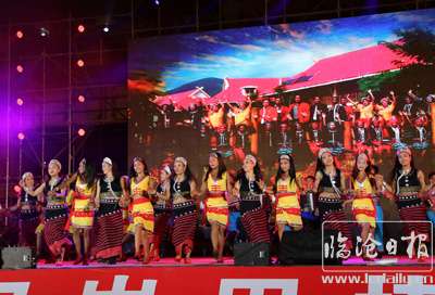 中国沧源·缅甸佤邦两地民间文化交流晚会精彩上演