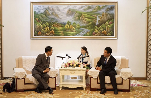 德宏州党政领导会见缅甸贵宾