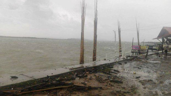 孟加拉湾强气旋风暴“莫拉”登陆若开邦 百姓损失惨重