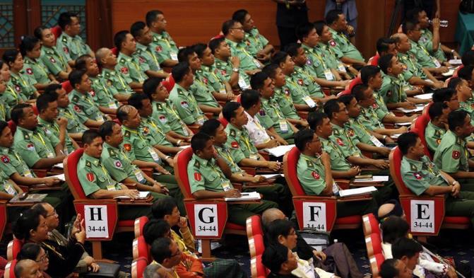缅甸第二届21世纪彬龙会议代表签署联邦协议