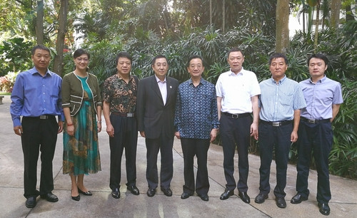 乔卫副主席率团访问马来西亚、斯里兰卡、新加坡，提出海外侨务工作应“一国一策”