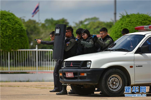 泰国举行缉毒演练