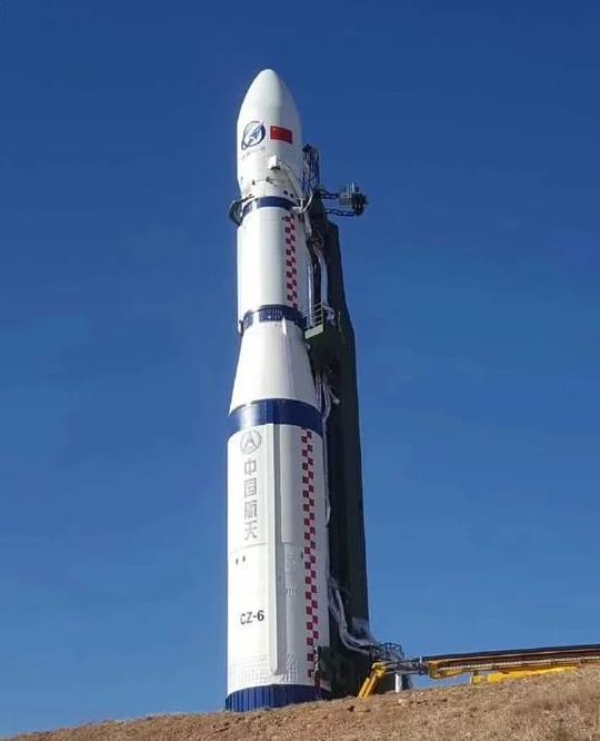 中国长征六号运载火箭一箭三星发射成功