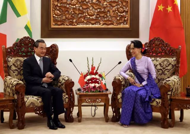 直通印度洋：王毅赴东南亚谈了两件大事