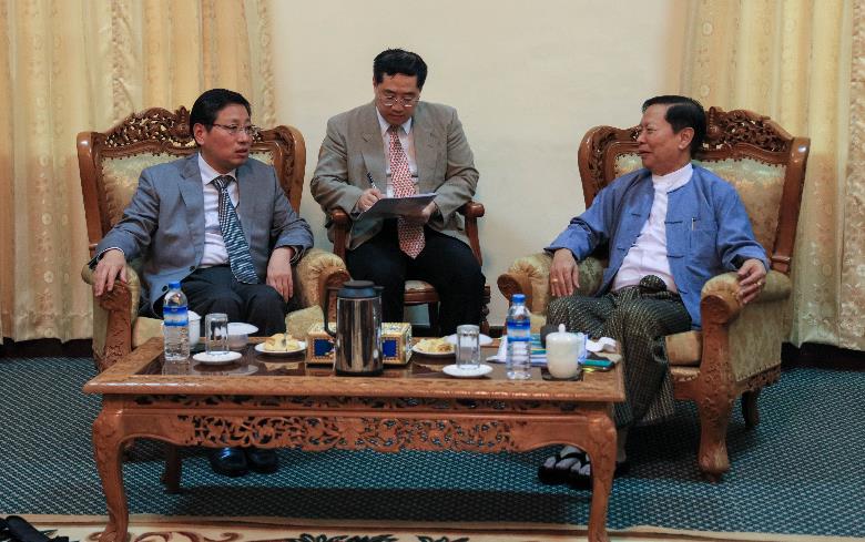 驻缅甸大使洪亮会见缅甸宗教事务与文化部部长吴昂哥