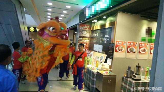 我在缅甸开餐馆26/春节年夜饭给服务员发红包每人两千元!