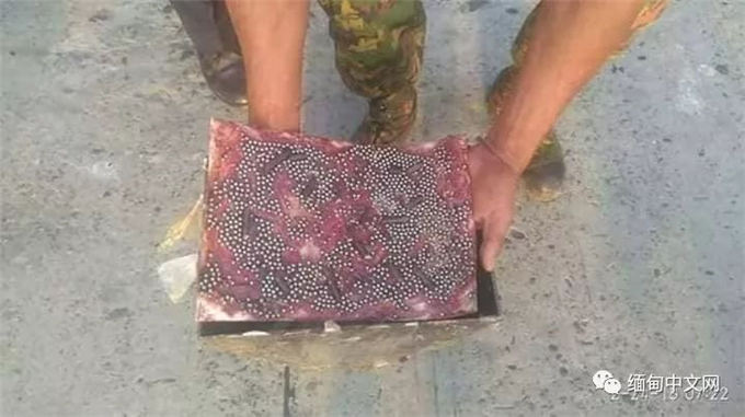缅甸若开邦军方公布未爆炸弹照片内部布满钢珠