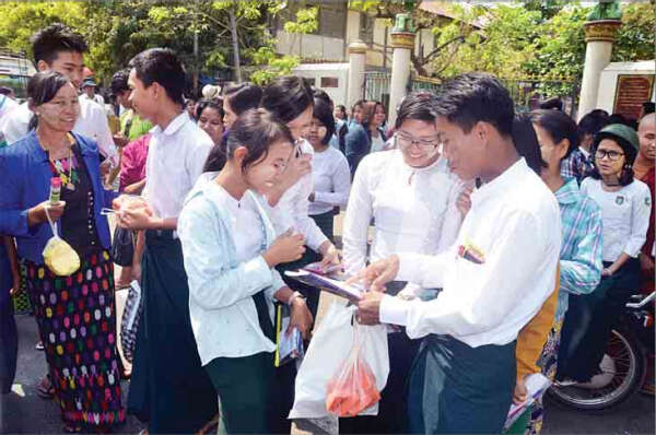缅甸高考已结束，曼德勒省有十万多人参加考试