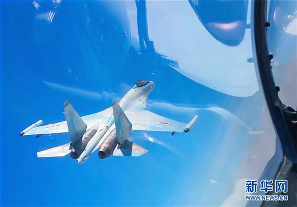 中国空军轰－6K等多型战机远洋训练战巡南海