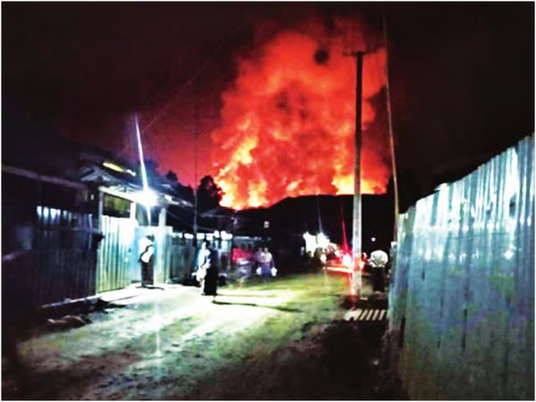 帕敢镇一珠宝公司被其属下职员纵火焚毁