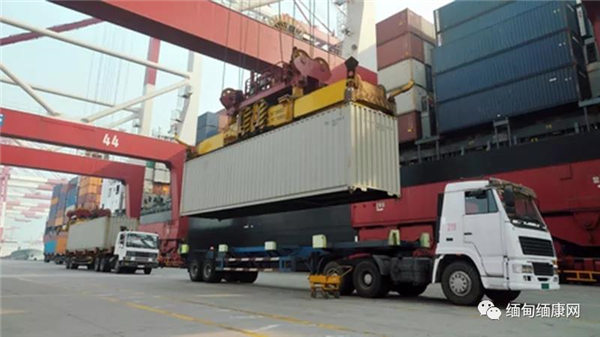 仰光政府新措施 被选定的集装箱货车白天可在城市内运输