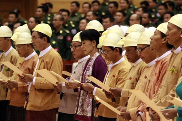 孟姿君：《缅甸：民盟执政两年成绩与挑战并存 》