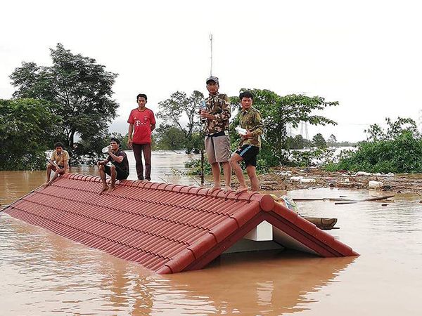 老挝溃坝丨当地官员答澎湃：水位仍在上涨，仅一架直升机可用