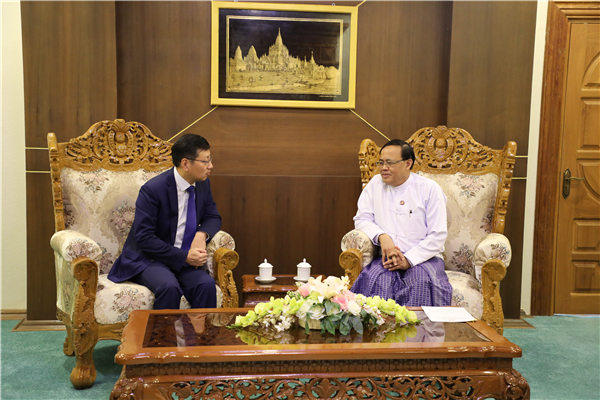 驻缅甸大使洪亮会见缅甸国际合作部部长觉丁