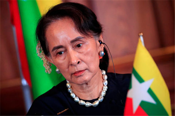 缅军方向昂山素季政府移交部分权力 缅甸转型又现进展