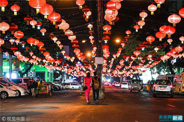 缅甸唐人街高挂灯笼 庆祝中国农历新年