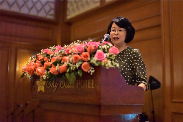 驻缅甸大使夫人王雪鸿出席仰光卓越语言教育中心校庆活动