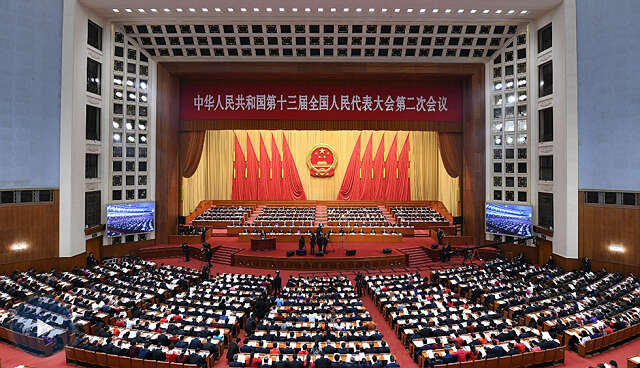 镜报社评：庆祝新中国成立70周年的宝贵献礼