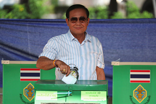 泰国选局｜大选后新一轮斗争已露端倪，泰国未来面临两条前路