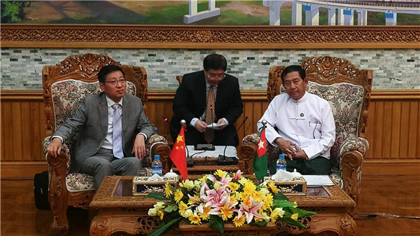 驻缅甸大使洪亮会见缅甸巩发党主席丹泰