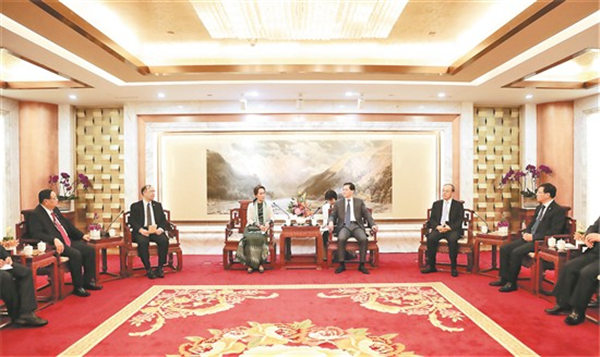 陈豪会见缅甸国务资政昂山素季 阮成发参加