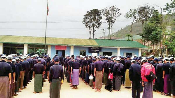 105英里贸易区工人们收入下降影响家庭生计