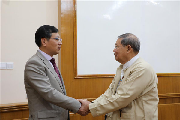 驻缅甸大使洪亮辞行拜会缅甸计划与财政部长梭温