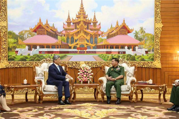驻缅甸大使陈海会见缅甸国防军总司令敏昂莱