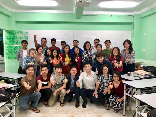 福星孔子课堂推出汉语+职业培训 首期学员参加电子商务培训顺利结业