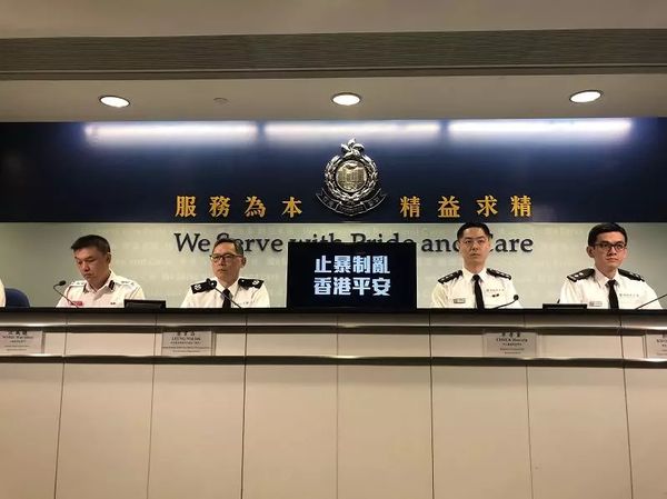 警方步枪、狙击手就位：如果需要会使用