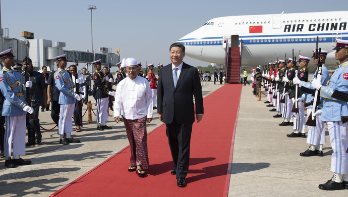 习近平结束对缅甸国事访问回国 缅甸第一副总统敏瑞率多名内阁部长到机场送行
