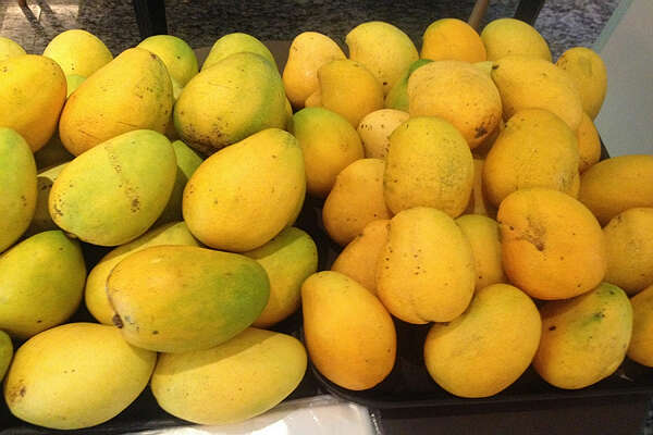 掸南果农们将向日本出口圣德龙芒果