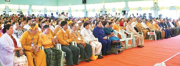 在疫情阴影笼罩之下缅甸国务资政的国内工作巡视之旅