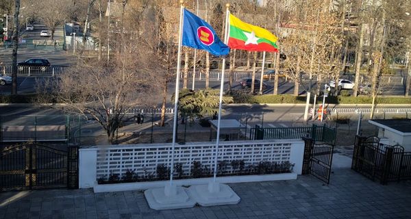 滞留在武汉的200位缅甸公民即将回国