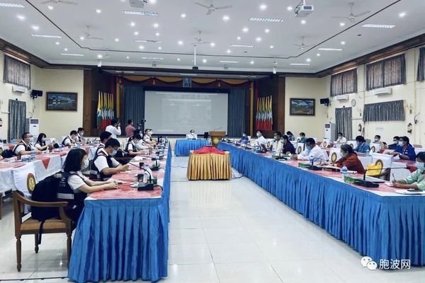 中国医疗专家组同缅甸卫生部门进行防疫工作交流