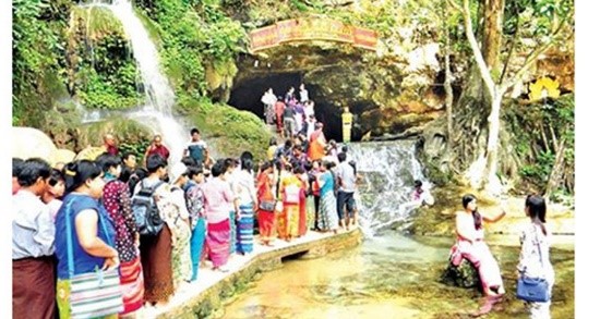 因疫情彬乌伦的倍钦苗洞穴景点将延长关闭日期