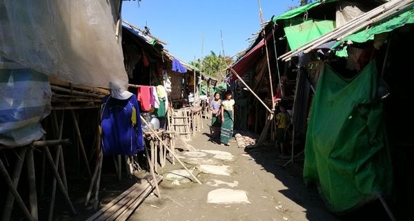 4月份在钦邦和若开邦的武装冲突已造成43人死亡70人受伤