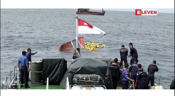 一艘渔船因强风在缅甸海域沉没