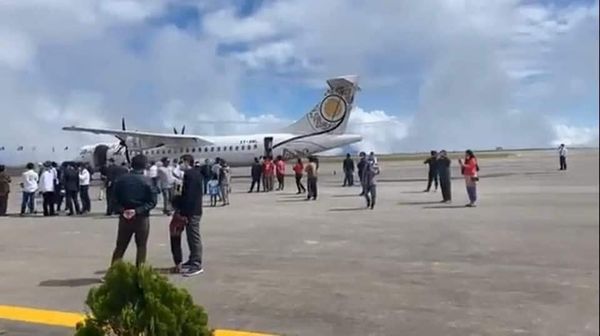 钦邦巴兰市苏鹏机场首次起降试飞成功