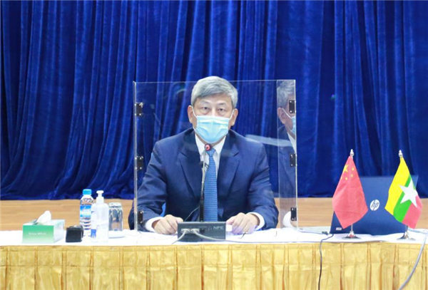 中国驻缅甸使馆向缅甸政府援助24万套医疗防护物资